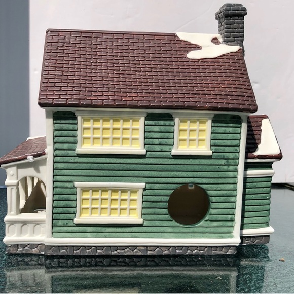 Porcelain Lighted House, Christmas Village - Picture 6 of 12